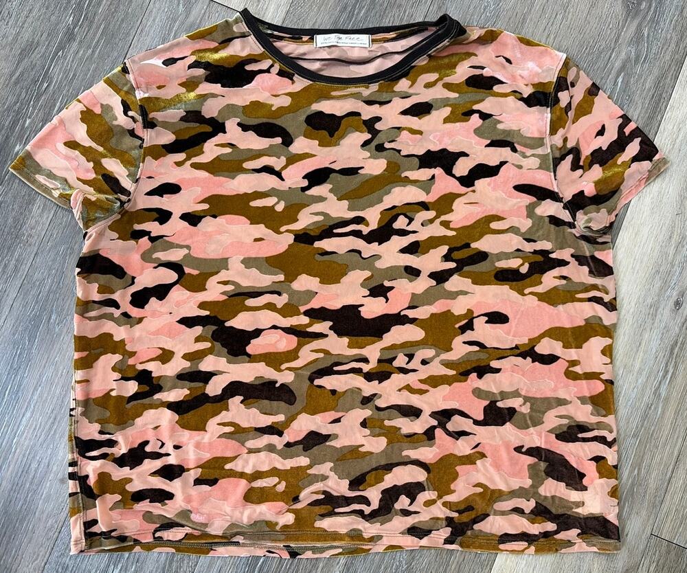 We The Free Pink Camo Crewneck Tee Short Sleeve T-Shirt XS